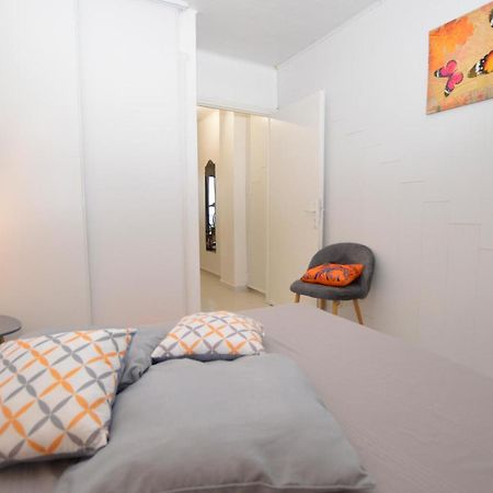 Cozy Apartment In Propriano With Kitchen Bagian luar foto