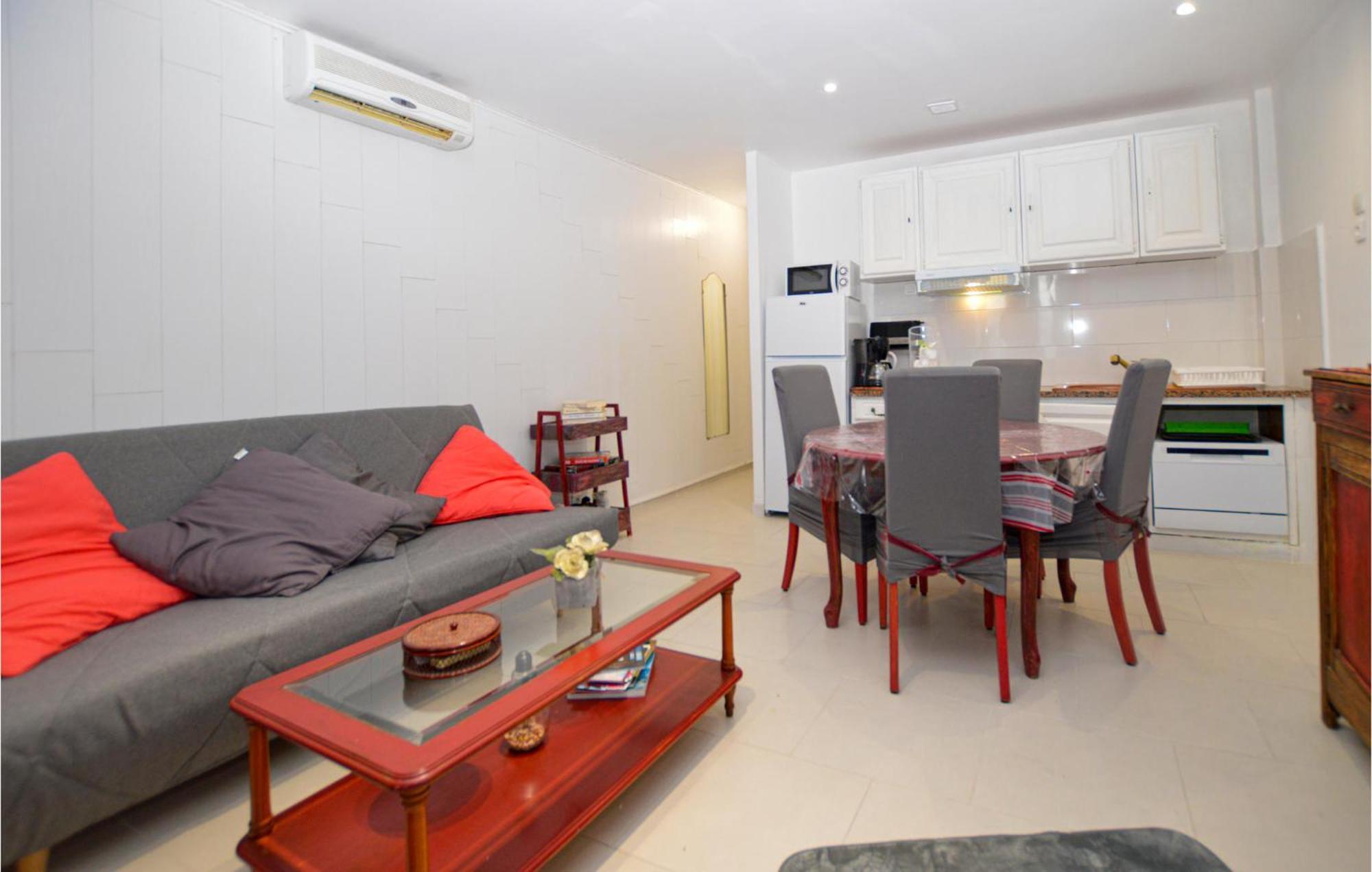 Cozy Apartment In Propriano With Kitchen Bagian luar foto