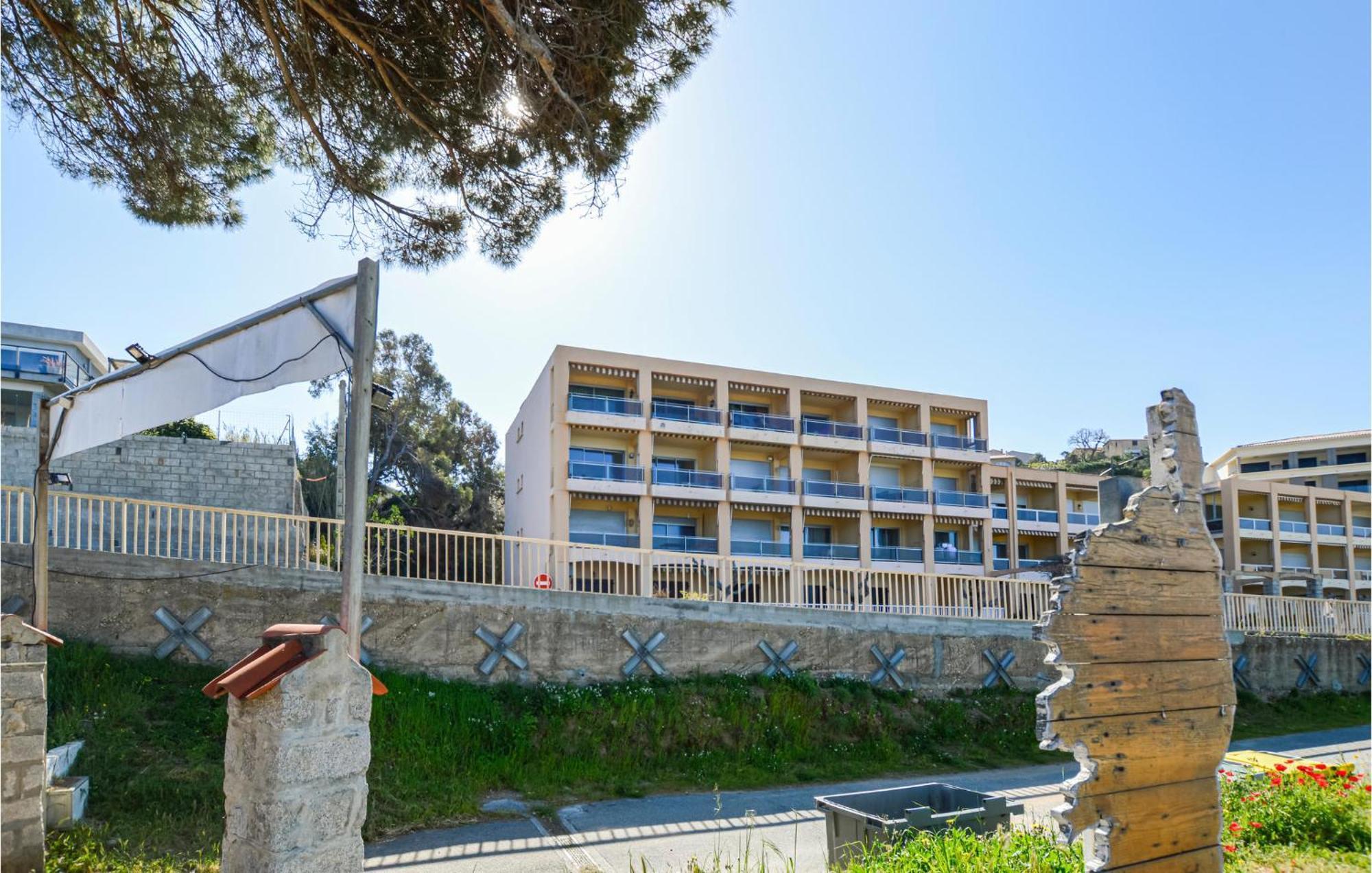 Cozy Apartment In Propriano With Kitchen Bagian luar foto